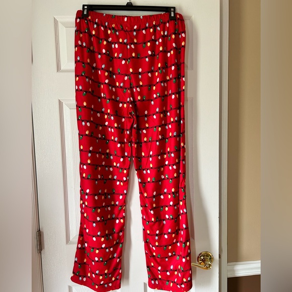 Night Life ‘Xmas Lights’
2-Piece Men Pajama Set ~ Size Large - Picture 4 of 6